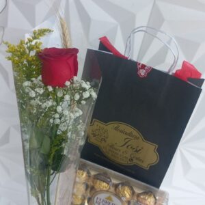 Botão de rosa com Ferrero Rocher